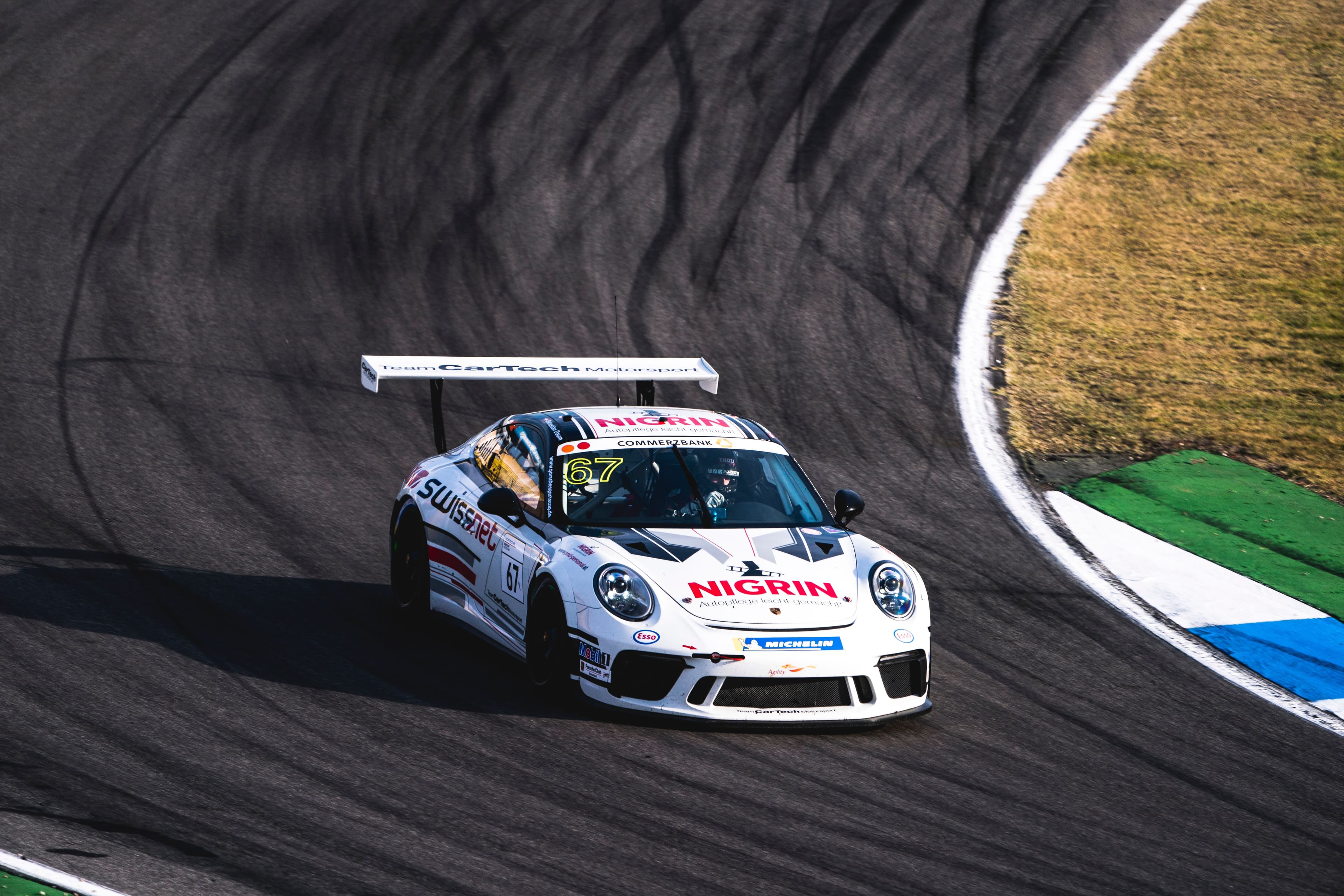 NIGRIN Porsche on the racetrack